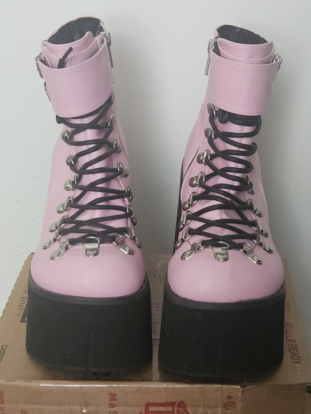 Demonia Kera Women's Gothika Chunky Platform Boots Size 7. Pink - Picture 2 of 9